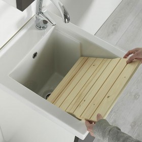 Comoda asse in legno da acquistare separatamente per utilizzarla nel lavatoio di ceramica
