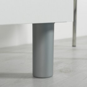 Dettaglio piedini in abs alti 14 cm installati sul mobile 45x50 Ticino Bianco opaco